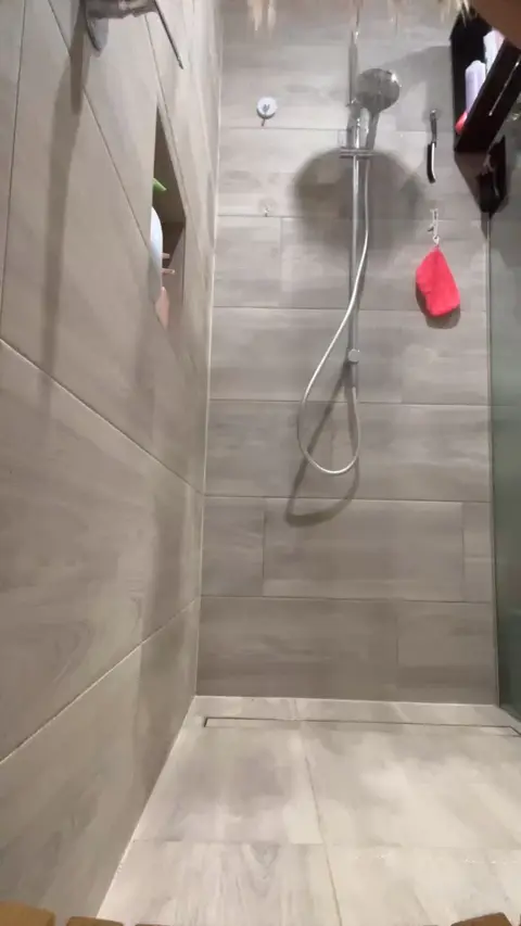 I can’t reach my back.. do you think you could help me?