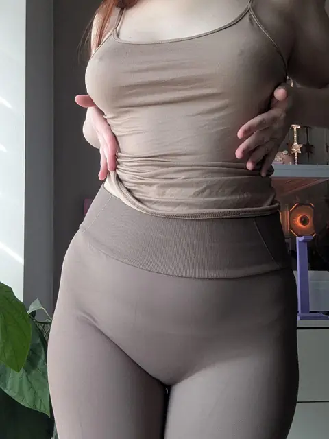 No bra and pokies