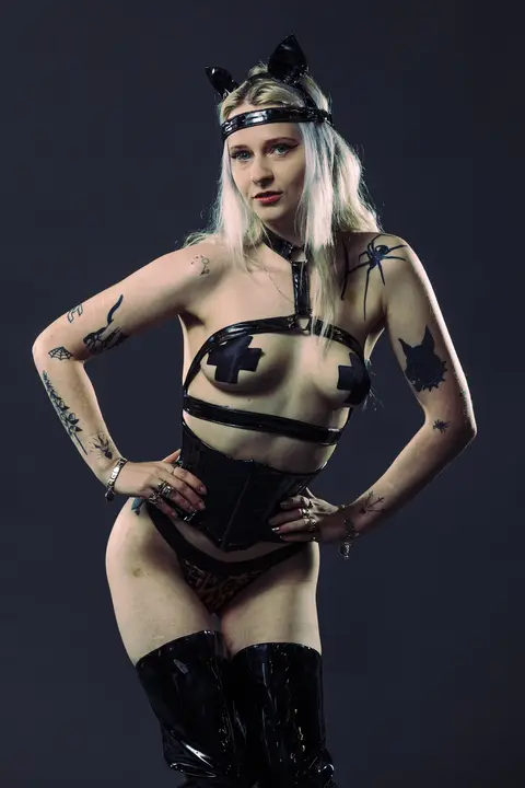 Who wants to pet her?