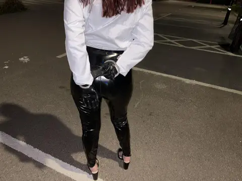 Slowly getting used to rigid cuffs 🤭