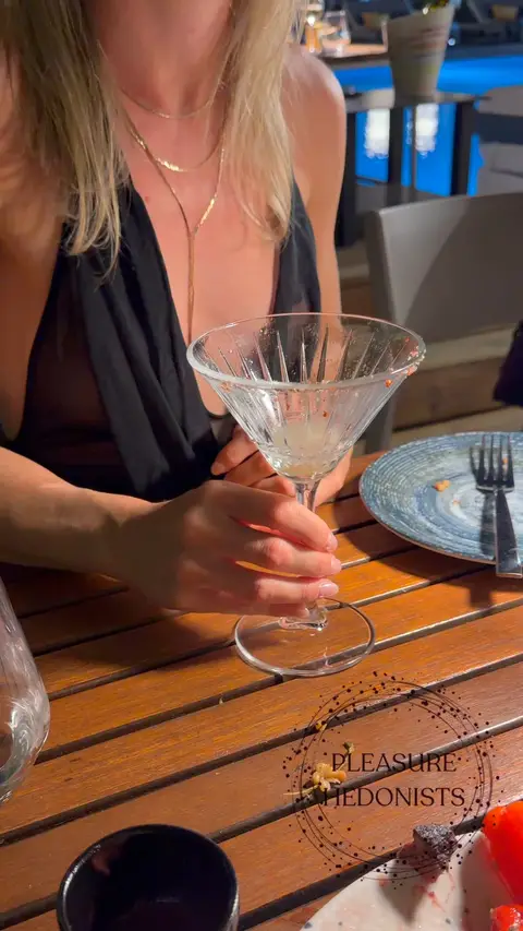Take her to dinner and fuck her after?