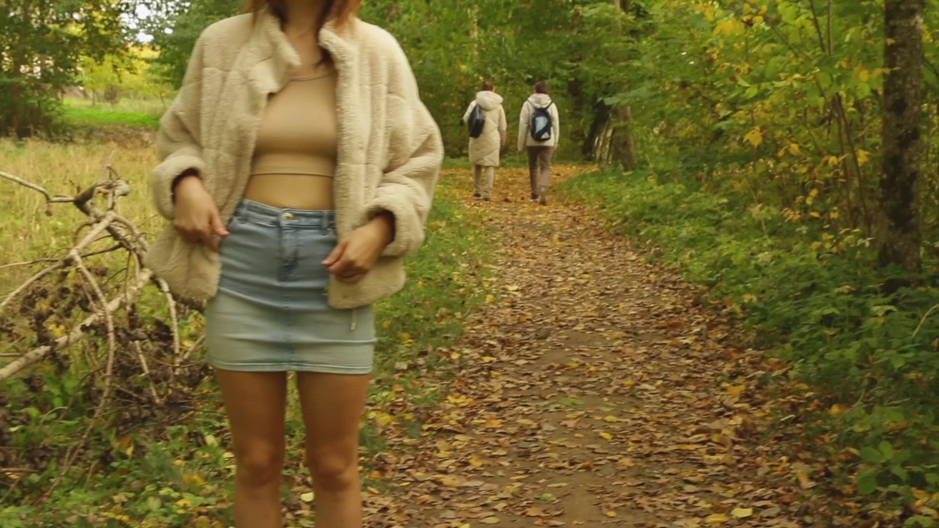 Flashing Pussy Near The Strangers