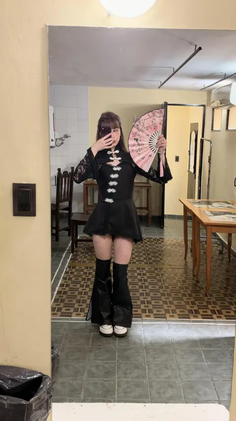 Love the skirt buhhh Idk... felt like the boots are doing too much... can i kick you with them?