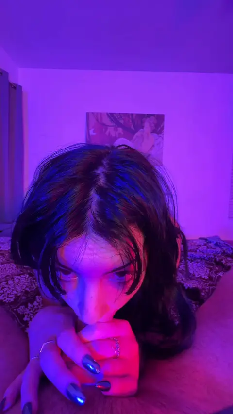 She was SO horny and wanted a marathon suck session… She throated & worshipped it for 2 hours.