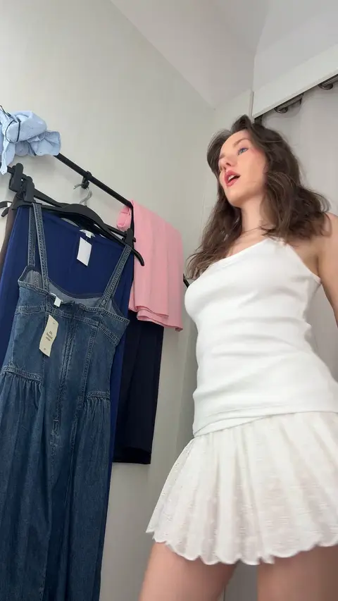 Sex in a fitting room, yes or no?